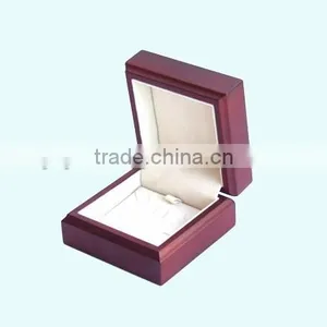 Luxury Wooden Watch Box for Gift Packing thumbnail-3