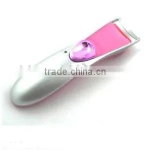 Heated Eyelash Curler thumbnail-1