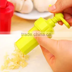 New Plastic Manual Garlic Press Twist/chopper Garlic Press/plastic Garlic thumbnail-1