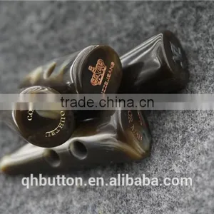 FASHION NEW IN RESION BUTTON WITH LASER PRINTING HOT SALE HORN TOGGLE BUTTON thumbnail-3