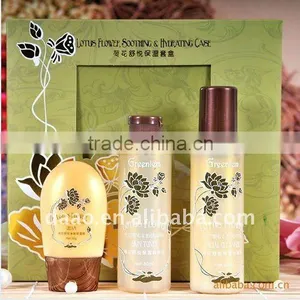 Soothing and Hydrating Skin Care Set thumbnail-1