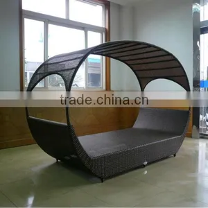 Rattan Daybed With Canopy thumbnail-4