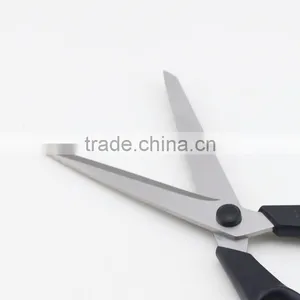 High Quality Stainless Steel Tailor Scissor With Plastic Handle thumbnail-4