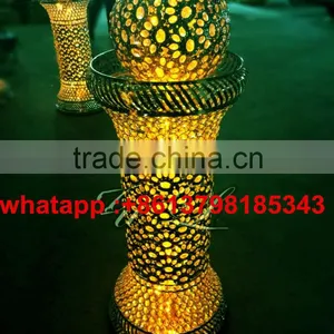 Newest 2016, Wholesale Crystal Ball Top Candelabras Wedding, Flower Top Centerpieces Candelabra thumbnail-1
