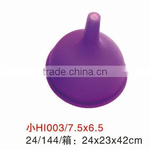 Silicone Tools / Silicone Kitchen Funnel thumbnail-1