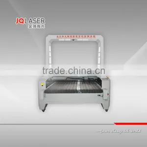 Automatic Locating Trademark Laser Cutting Machine With Scanning Camera thumbnail-1