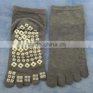 Hot Products! Anti-slip Gym Five Toe Cotton Yoga Socks thumbnail-2