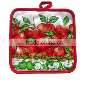 2pcs Kitchen Set Apple Design in Cotton Oven Mitt and Pot Holder thumbnail-2
