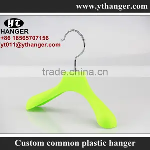 IMY-506 Green Plastic Hangers Baby Cloth Hangers thumbnail-1