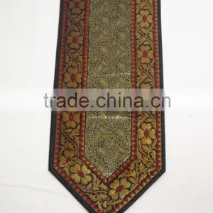 Indian Silk Table Runner With 6 Place Mats & 6 Coaster in Green Color Size 16*62 thumbnail-4