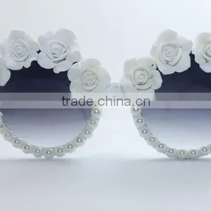 Vintage Flower Boho Half Rose Half Pearls Round Frame Resin Beach Sunglasses thumbnail-5