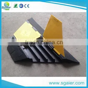 4 Channel China Cheap Cable Protector Ramps Stage Cable Ramp thumbnail-6