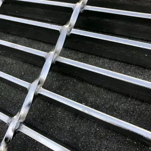 Corrosion Resistant Hot Dipped Galvanized Steel Grating for Outdoor and Municipal Engineering thumbnail-4