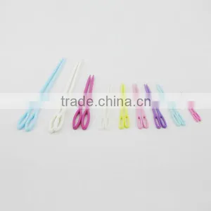 High Quality Cheap Colorful Plastic Sewing Needles For Adults And Children thumbnail-6