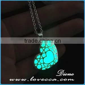 New Fashion Glowing Crystal Heart Necklace for Sale thumbnail-1