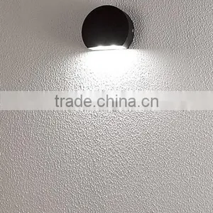 LED Wall Item No.5922 Round Waterproof Outdoor IP54 Surface Mounted LED Wall Light thumbnail-2