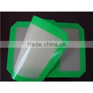 Small Oven Size Pyramid Pan Silicone Baking Mat thumbnail-1