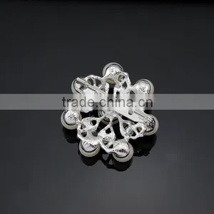 2015Hot Style Elagant Jewelry Fashion Brooch Simple Brooch Silver Snowflake Pearl Crystal Rhinestone Brooch Pin thumbnail-2