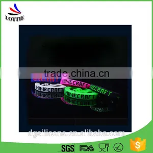 China Manufacturer BPA Free 100% Food Grade Silicone Wristbands thumbnail-3
