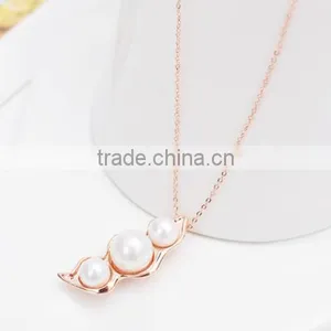 New Design Fashion Gold Valentine's Gift Pearl Peanut Pendant Necklace thumbnail-2