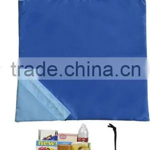 Folding in Strawbeery Shape Shopping Bag thumbnail-1
