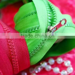 Plastic Zip Fasteners thumbnail-1