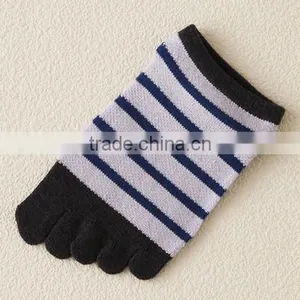 Japanese OEM Custom Design Mature High Quality Lovely Girls Blue Stripes Organic Cotton Knitting Five Fingers Sox thumbnail-1