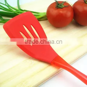 Silicone Kitchen Cooking Tool Slotted Pancake Turner thumbnail-5