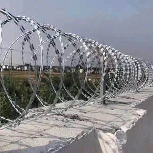 Hot Dip Galvanized Barbed Wire is Suitable for Farm Enclosure and Villa Walls thumbnail-4