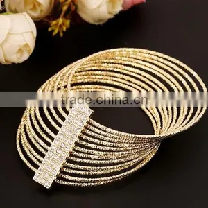 Vogue Metal Silver Wire Surrounds Flower Weaving Opening Bracelet thumbnail-3