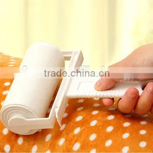 High Quality Portable Clothes Clean Tearing Sticky Lint Roller Remover thumbnail-2