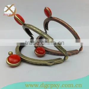 Embossing LOVE Metal Frame for Small Purse Direct Supplier thumbnail-3