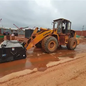 China Bucket Sweeper for Wheel Loader,sweeper Attachments for Skid Loader thumbnail-5
