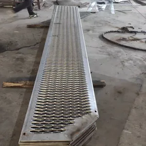 Anti-slip Perforated Mesh Pattern Plate, With Alligator Mouth Holes, Suitable for Pedestrian Walkways, Cutting and Bending Services Available thumbnail-2