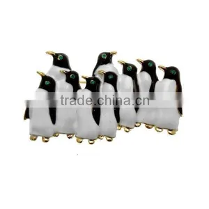 Wholesale 5*3cm Enamel Penguin Family Christmas Brooch thumbnail-1