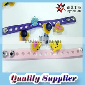 Rubber Shoe Decorator thumbnail-1