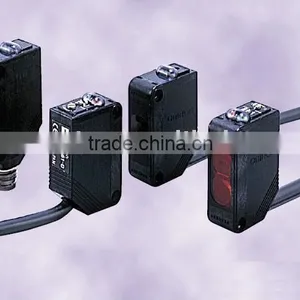 Omron E3Z-D62 Diffuse-Reflective Photo-electric Sensor thumbnail-1