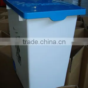 2015 High Quality Plastic Pet Food Container/dog Food Bin /pet Food Storage Container thumbnail-3