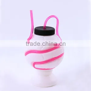 Plastic Cup With Swirly Straw thumbnail-4
