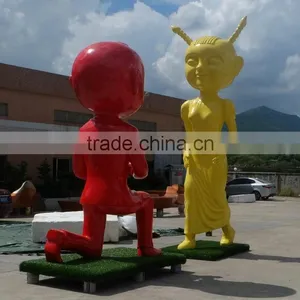 Outdoor Giant Lover Statue thumbnail-2