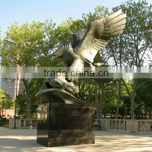 Life Size Antique Bronze Eagle Sculpture for Garden Decor thumbnail-3