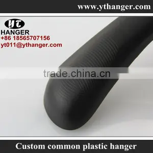 IMY-465 Black Thick Plastic Hanger for Fur Coat thumbnail-3
