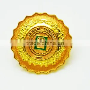 Wholesale Cheap Gold Plated Souvenir Metal Badge thumbnail-1