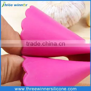Cheap Fashion Commercial Silicone Garlic Peeler With Factory Price thumbnail-5