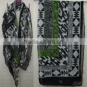 81310130 White and Black Geometrical Gauze Scarf thumbnail-1