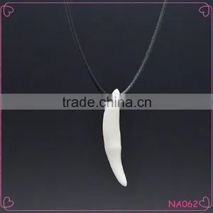 2015 Unique Design Tibet Style Beige Wolf Teeth Pendant Necklace Men Crystal Wolf Tooth Pendant thumbnail-1