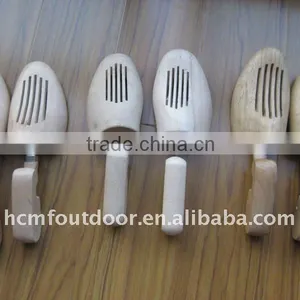 Screw Wooden Shoetree thumbnail-1