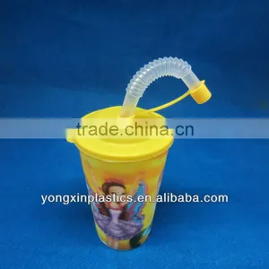 3D Lenticular Cup With Straw and Lid thumbnail-1