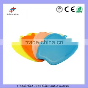 Apple Shaped Chopping Board thumbnail-1