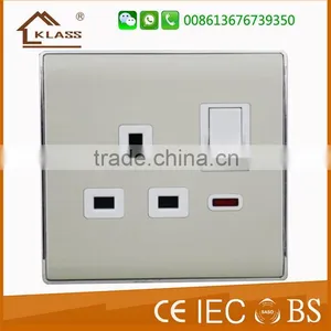 13Amp 250V 1 Gang Socket Outlet Switched Socket thumbnail-1